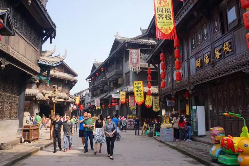 逃出茂密的丛林